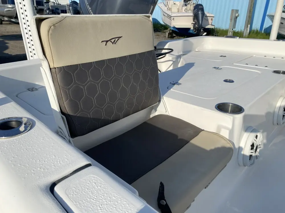 2018 Tidewater Boats 2200 cb