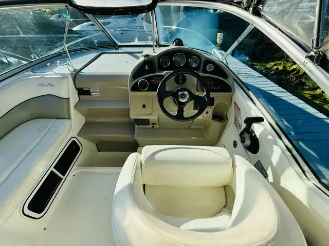 Sea Ray Sundancer 260