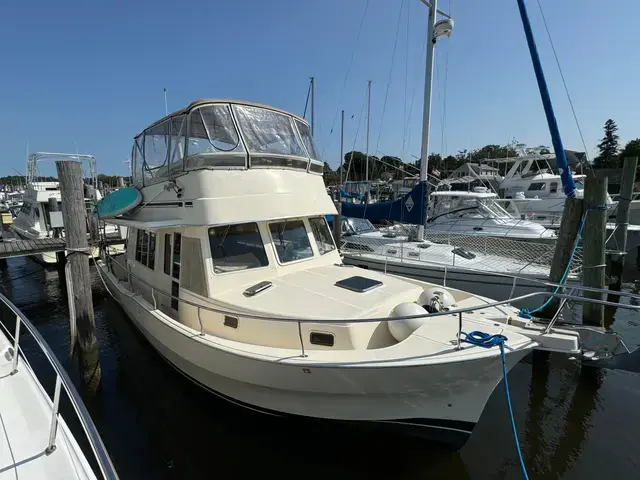 Mainship Boats 40'