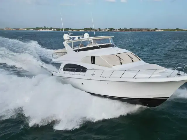 Hatteras 64'