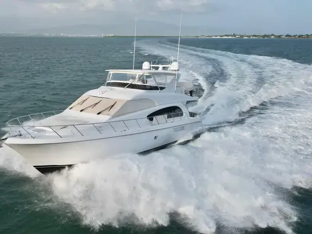 Hatteras 64'