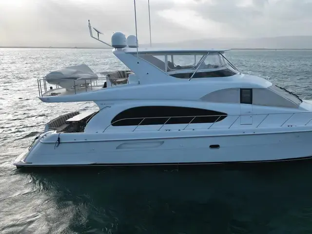 Hatteras 64'