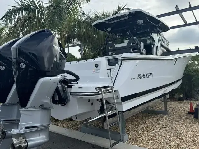 Blackfin Boats 332CC