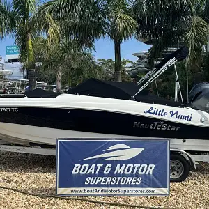 2022 NauticStar Boats 223 DC