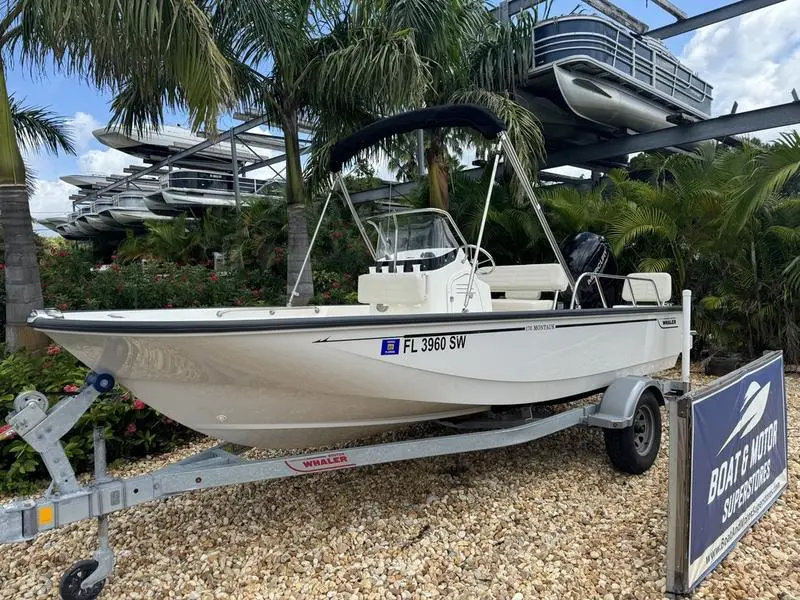 2021 Boston Whaler 170 montauk