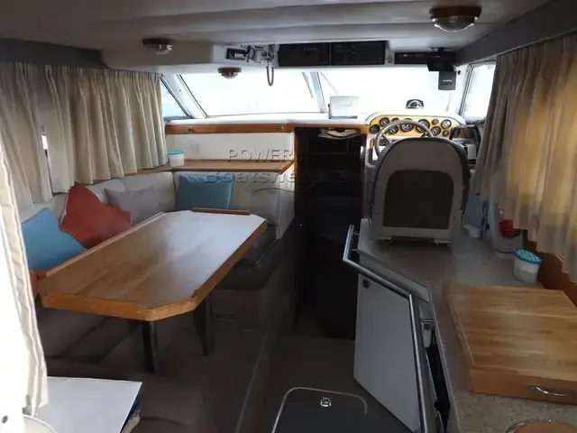 Sealine 310 Statesman Flybridge Sport Cruiser