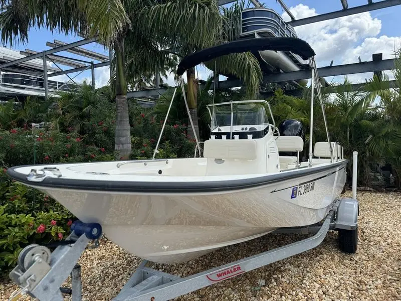 2021 Boston Whaler 170 montauk