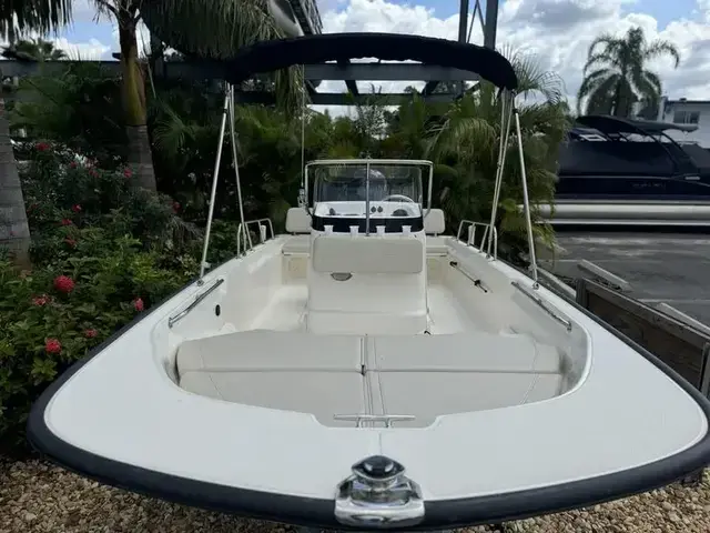 Boston Whaler 170 Montauk