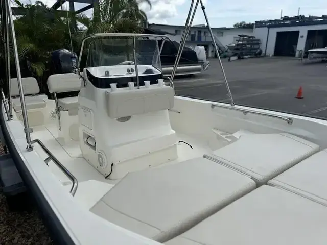 Boston Whaler 170 Montauk