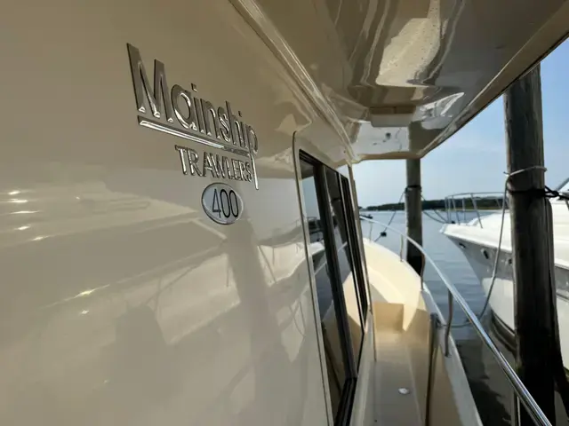 Mainship Boats 40'