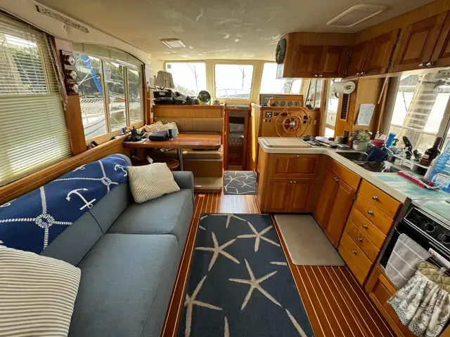 Mainship Boats 40'