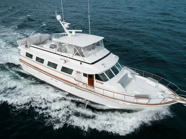 Hatteras 72'