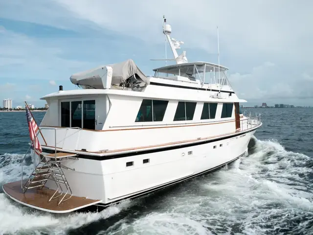 Hatteras 72'