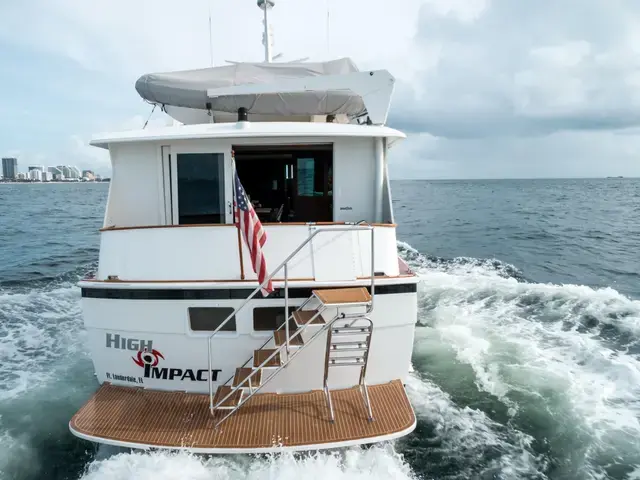 Hatteras 72'