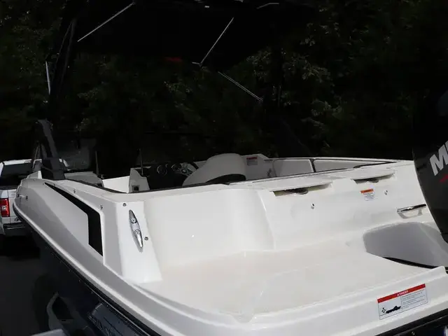 Bayliner VR4