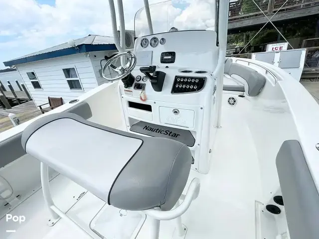 Nauticstar 2102 Legacy