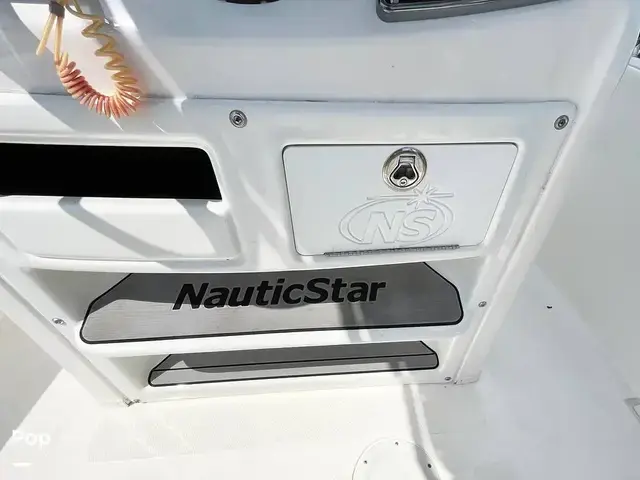 NauticStar Boats 2102 Legacy