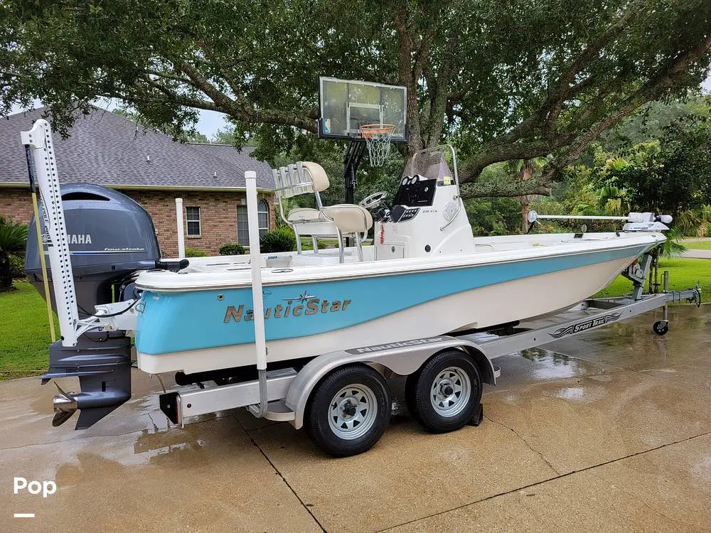 2018 Nauticstar 215 xts