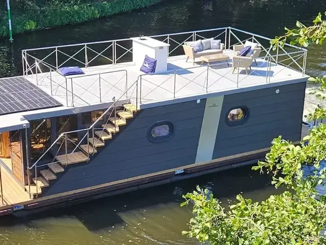 Campi 460 Houseboat