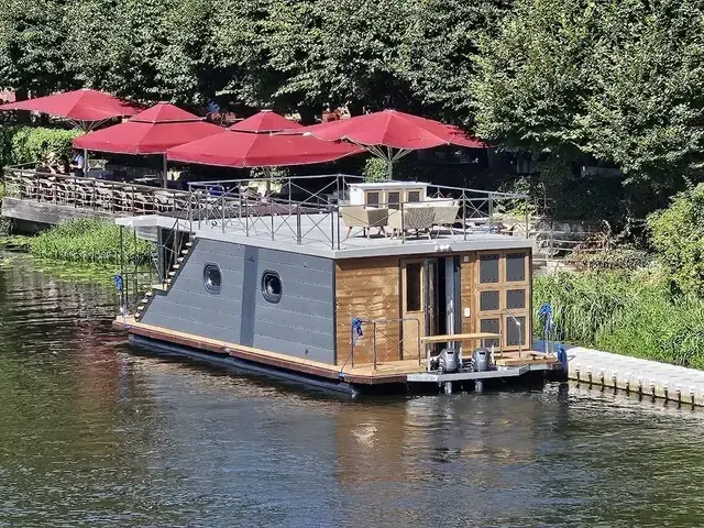 Campi 460 Houseboat