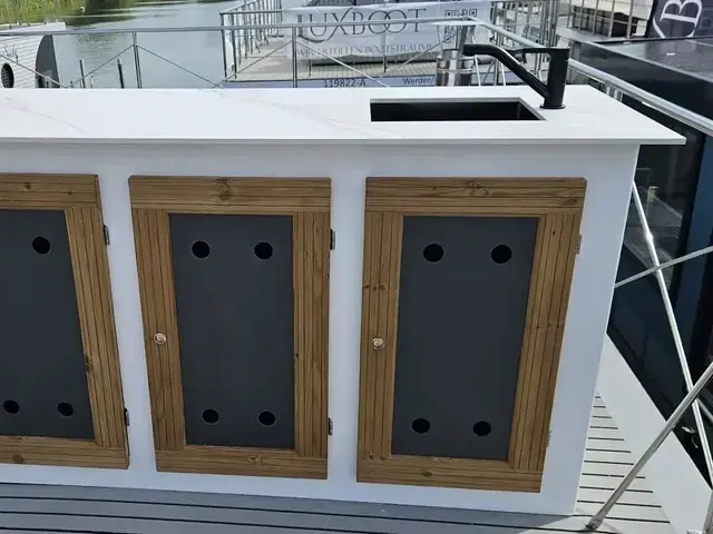 Campi 460 Houseboat