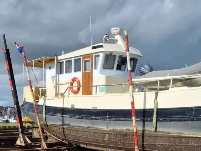 (varend Woonschip) Luxemotor