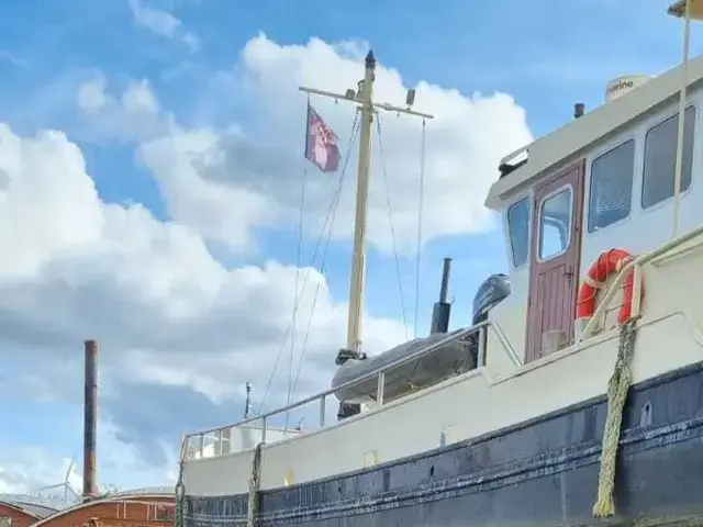 (varend Woonschip) Luxemotor