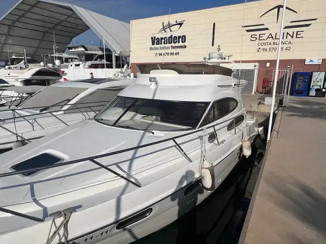 Sealine F 37