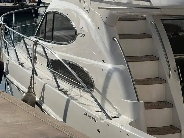 Sealine F 37