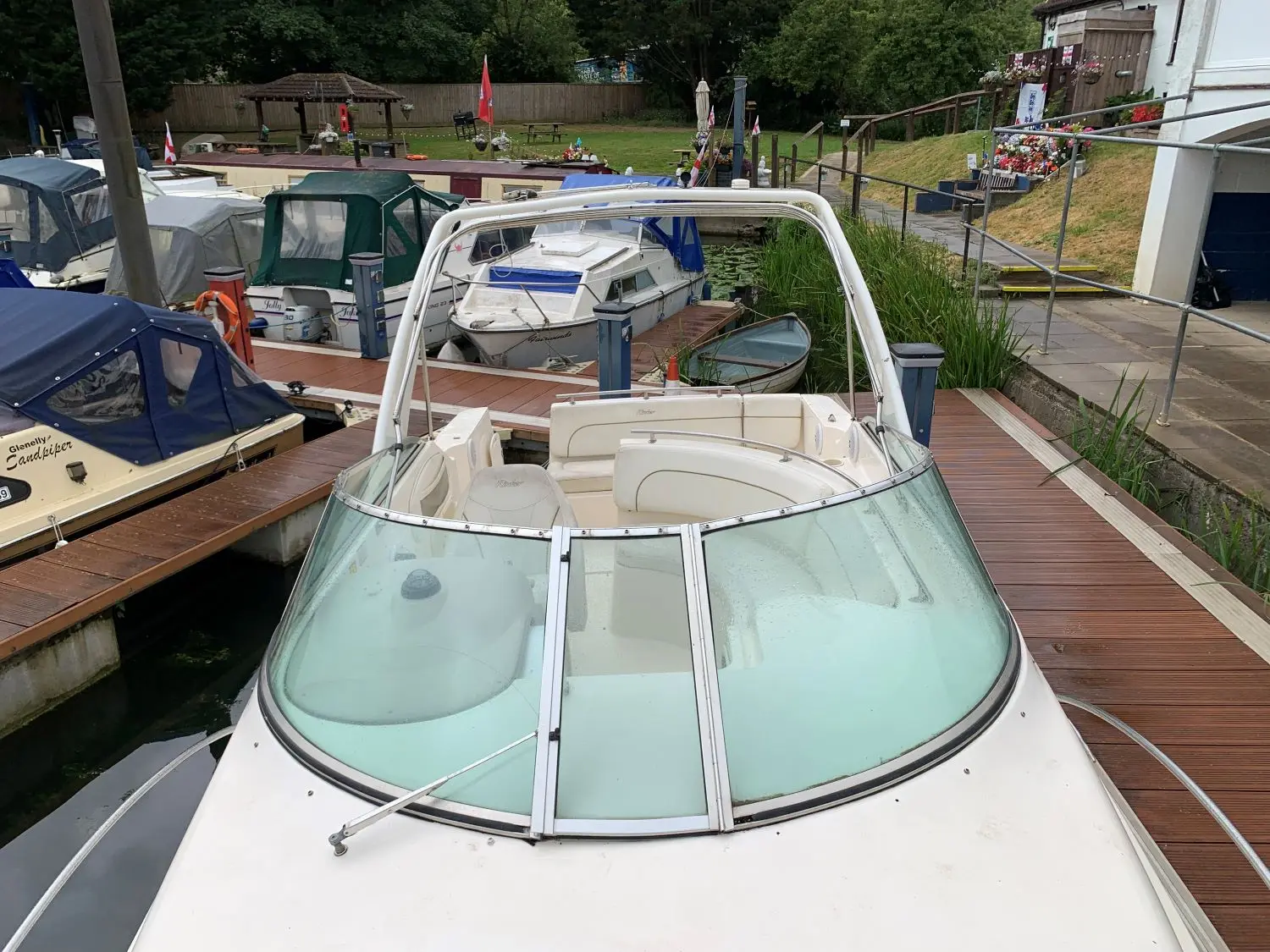 2001 Rinker 270 fiesta vee