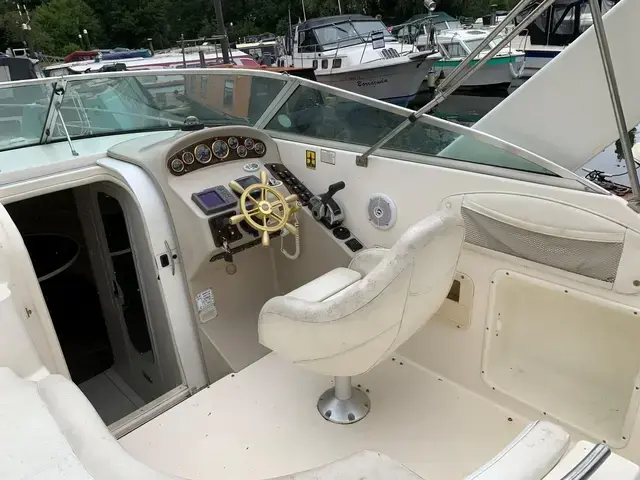 Rinker 270 Fiesta Vee