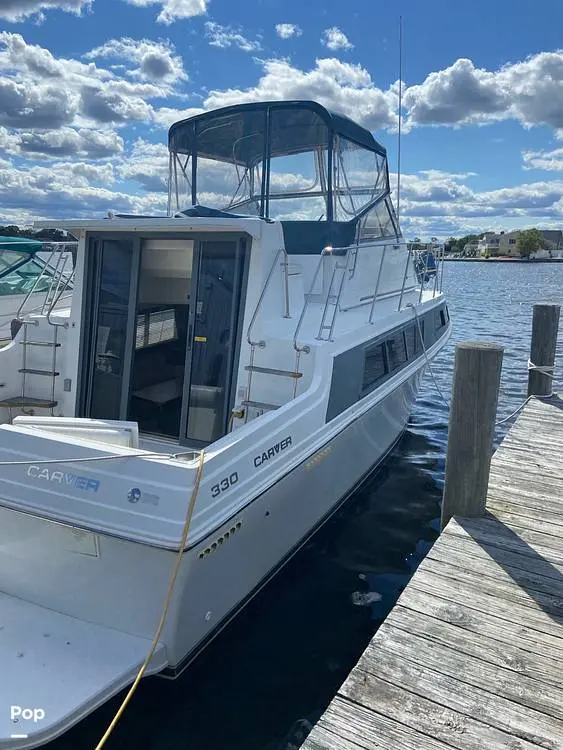 1996 Carver 330 mariner