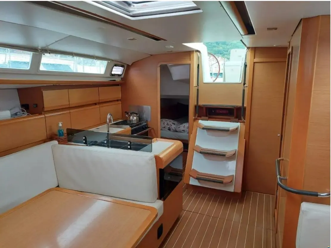 2012 Jeanneau sun odyssey 439