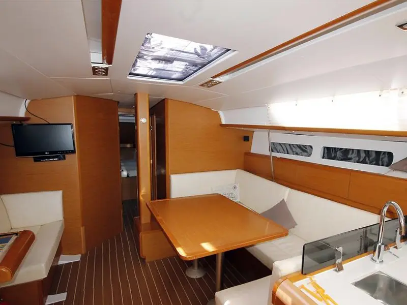 2012 Jeanneau sun odyssey 439