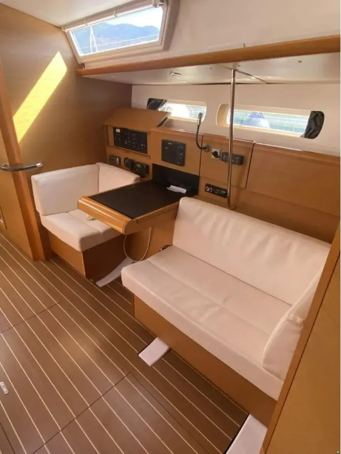 2012 Jeanneau sun odyssey 439