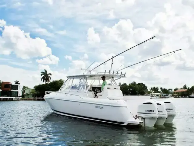 Intrepid Boats 400 Cuddy