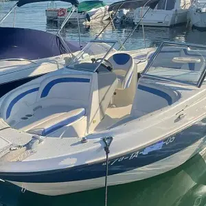 2005 Bayliner 249 Sundeck