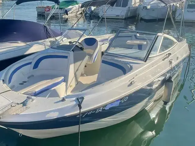 Bayliner 249 Sundeck