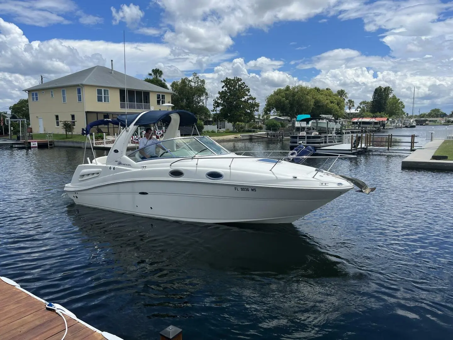 2005 Sea Ray sundancer 260