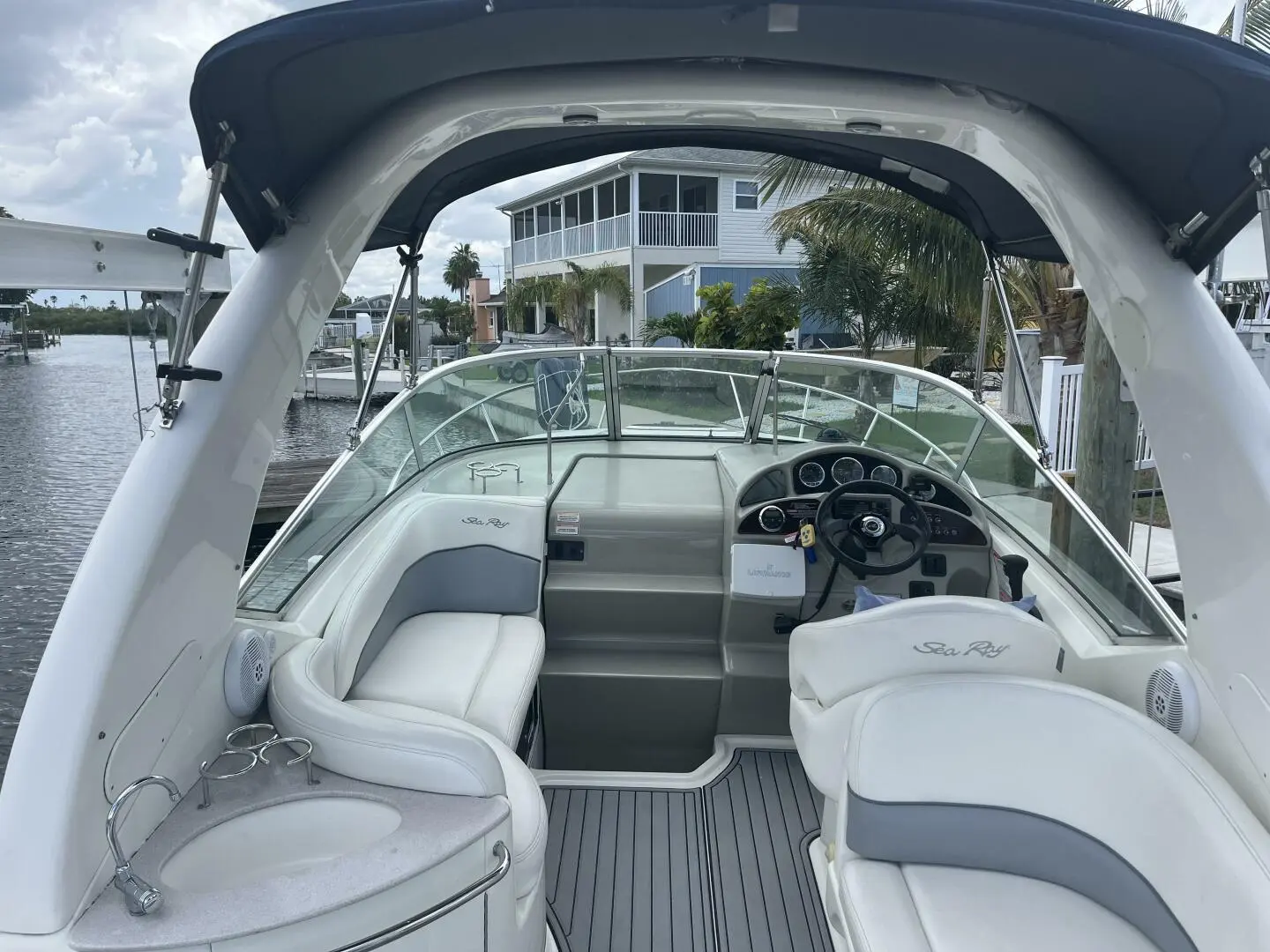 2005 Sea Ray sundancer 260