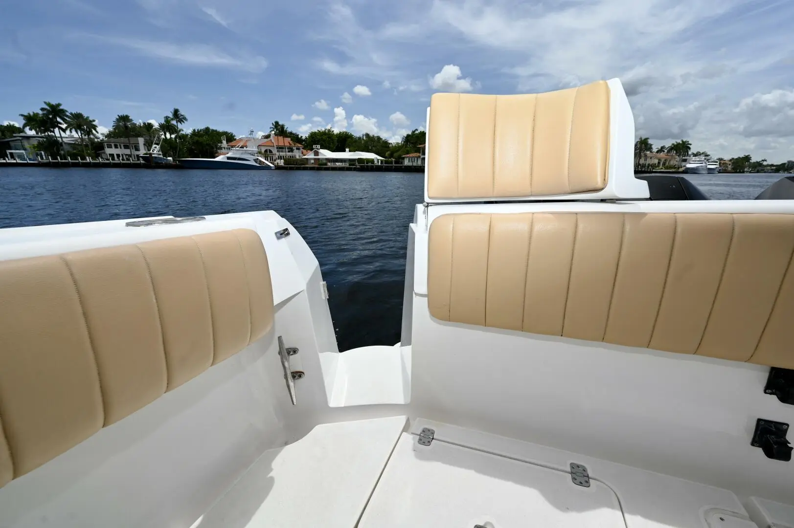 2007 Intrepid sport yacht