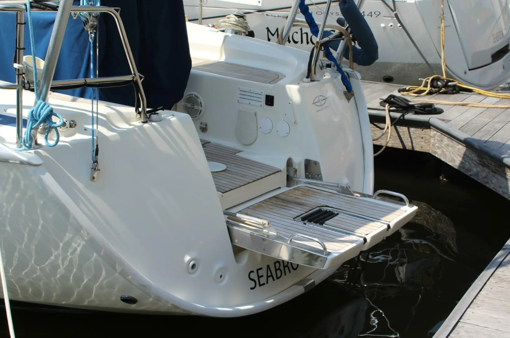 2008 Bavaria 38