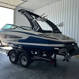 2018 Regal 2100 RX Surf