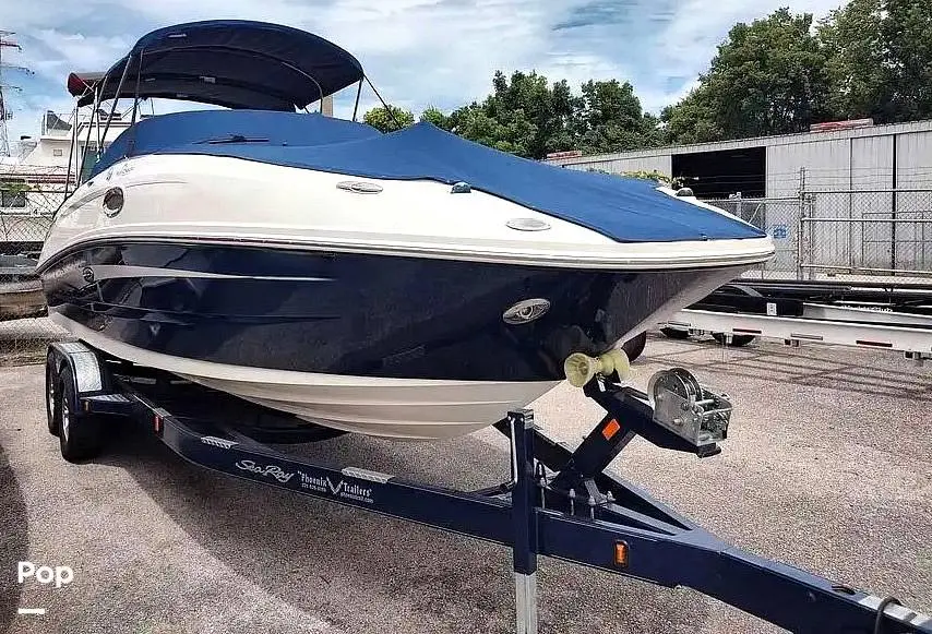 2011 Sea Ray 260 sundeck