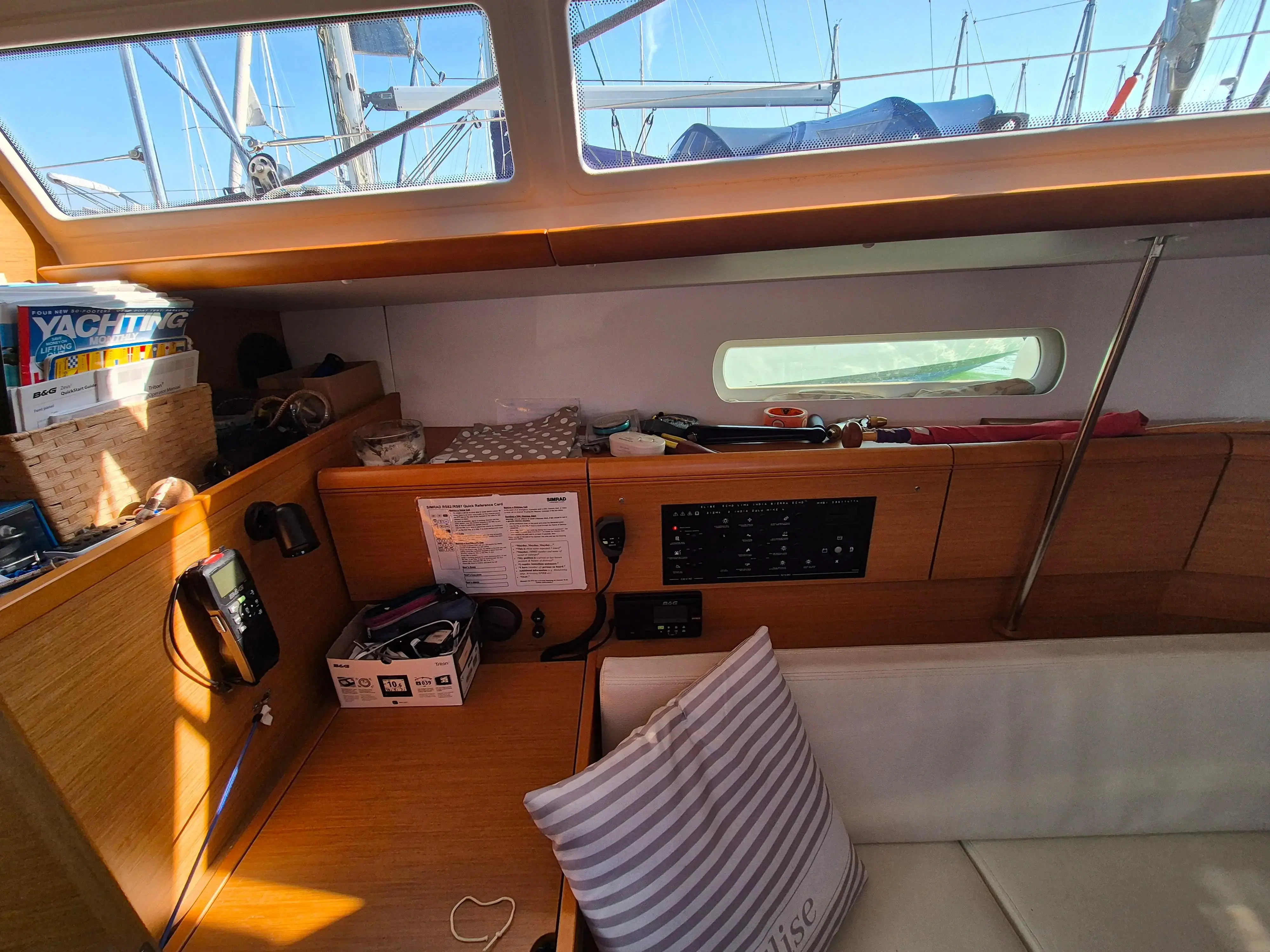 2015 Jeanneau sun odyssey 379