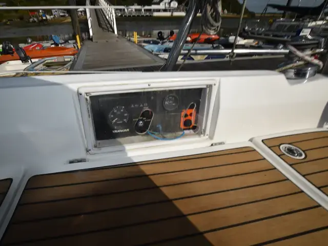 Legend 33 - Bilge keel