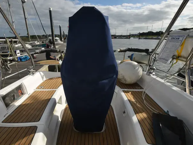 Legend 33 - Bilge keel