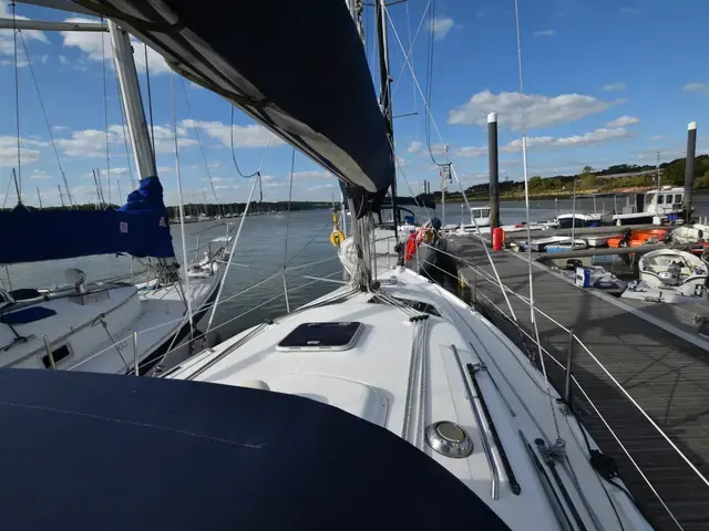 Legend 33 - Bilge keel