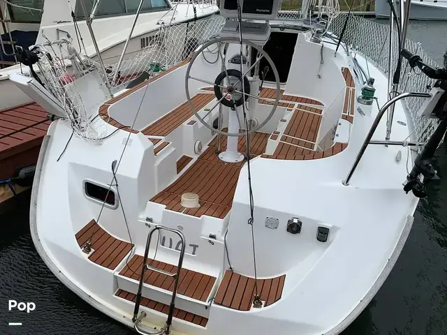 Beneteau Oceanis 300