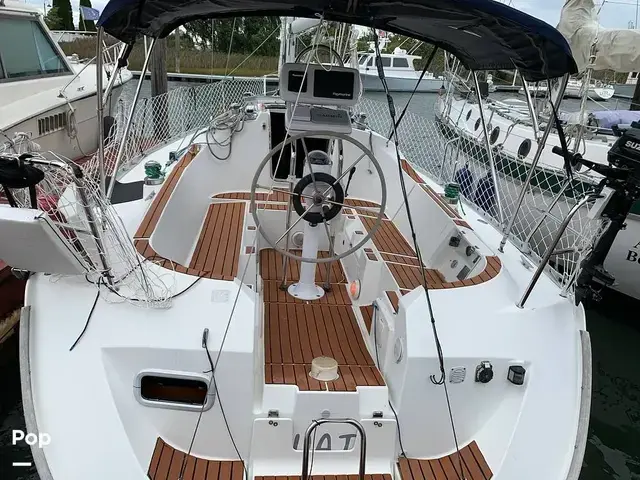 Beneteau Oceanis 300